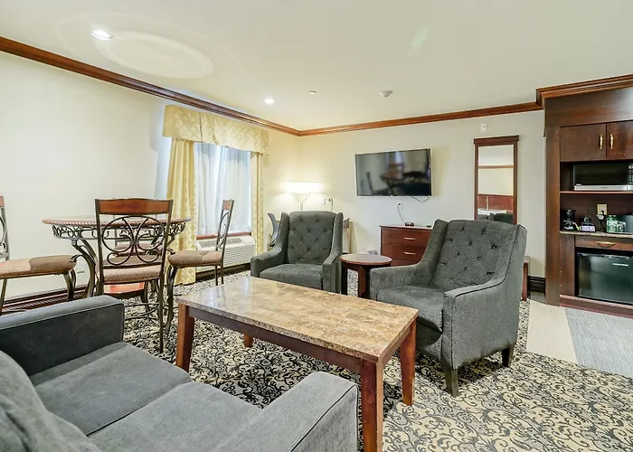 Romantic King Suite
