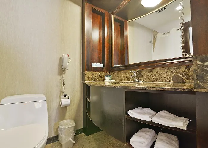 Romantic King Suite