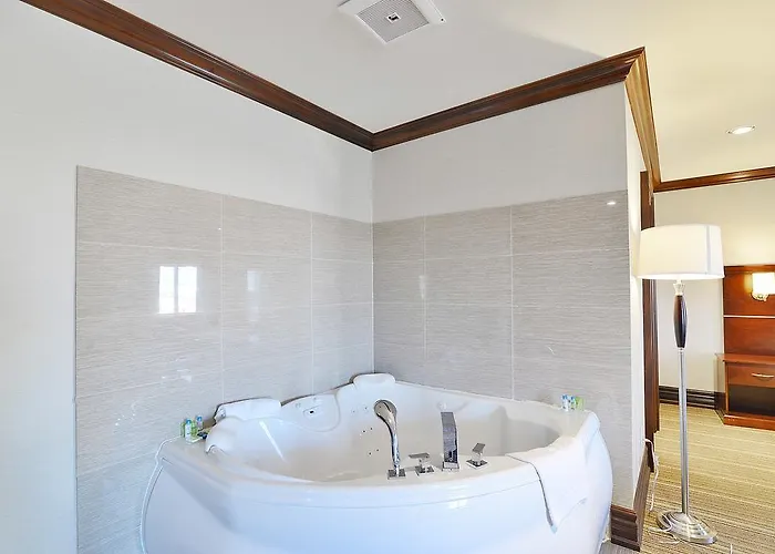 Romantic King Suite